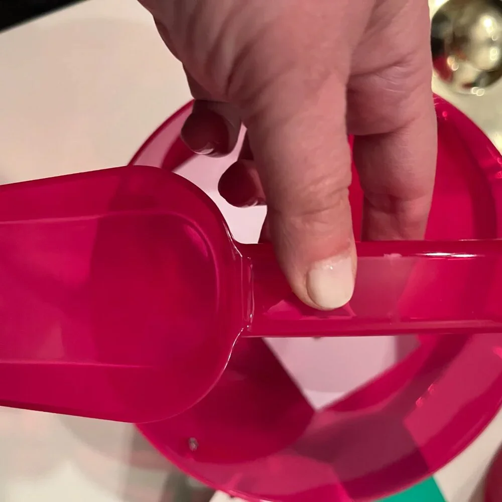 Plastic Ice‎ Bucket and Scoop (Hot Pink and Gold!) (NEW)
